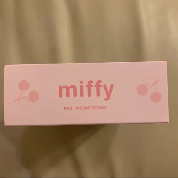 Miffy Folding Phone Stand Blind Box, includes one, never opened, New - Picture 9 of 10